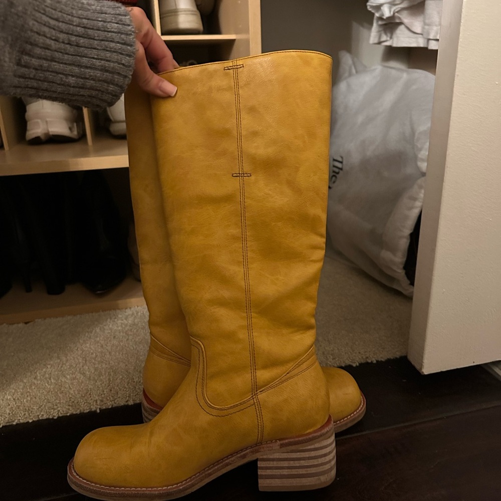 Banana Boots